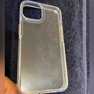 Like new. Fits iPhone 13
